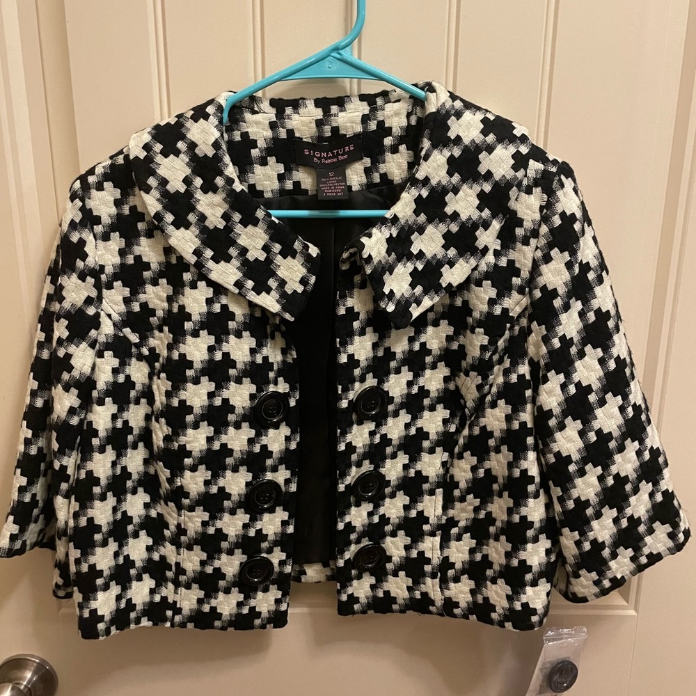 Signature by Robbie Bee. Cropped Houndstooth Jacket - Size 12